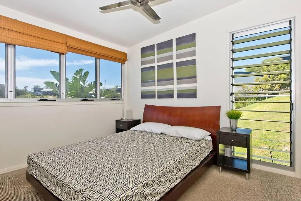 Tangalooma Hilltop Haven 0*,